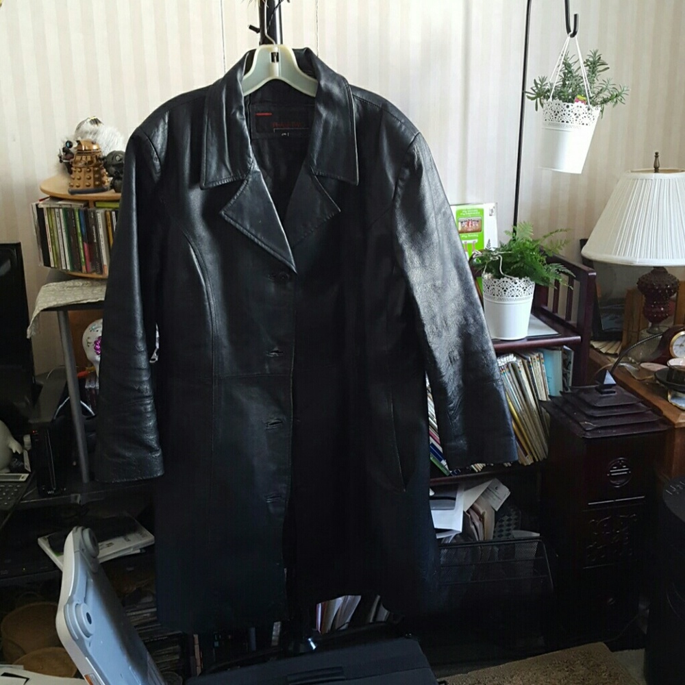 Mid thigh leather coat